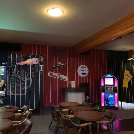 Manitou Motor Inn Buitenkant foto